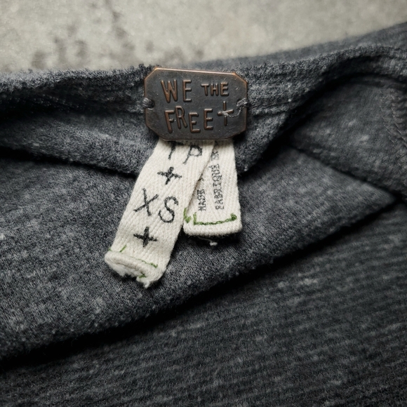 We The Free Gray Long Sleeve Flowy Oversized Tunic Top Size XS - Picture 3 of 5